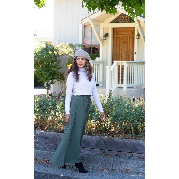 Trendy Green Maxi Skirt for Women - Flowy High Waist Design, Summer Essential - Picture 4 of 4